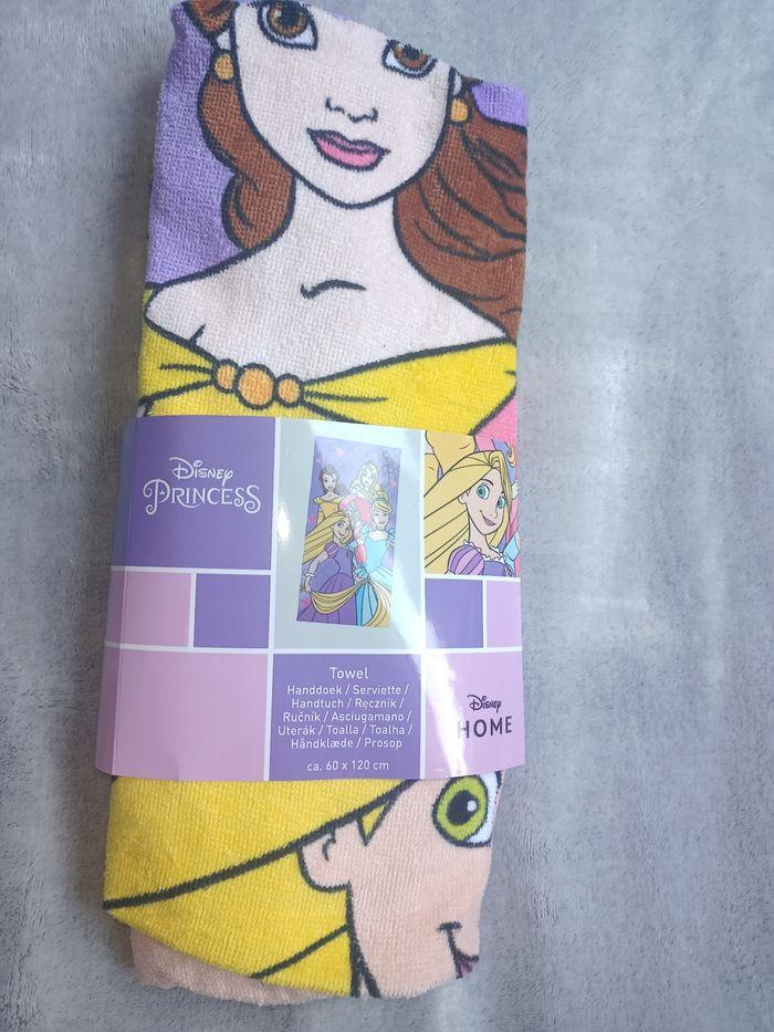 Serviette drap de plage bain princesses Disney - photo numéro 2