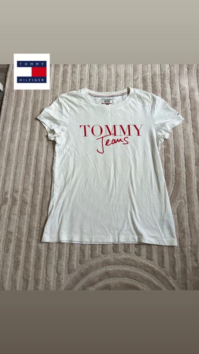 T-shirt Tommy Hilfiger taille S - photo numéro 1