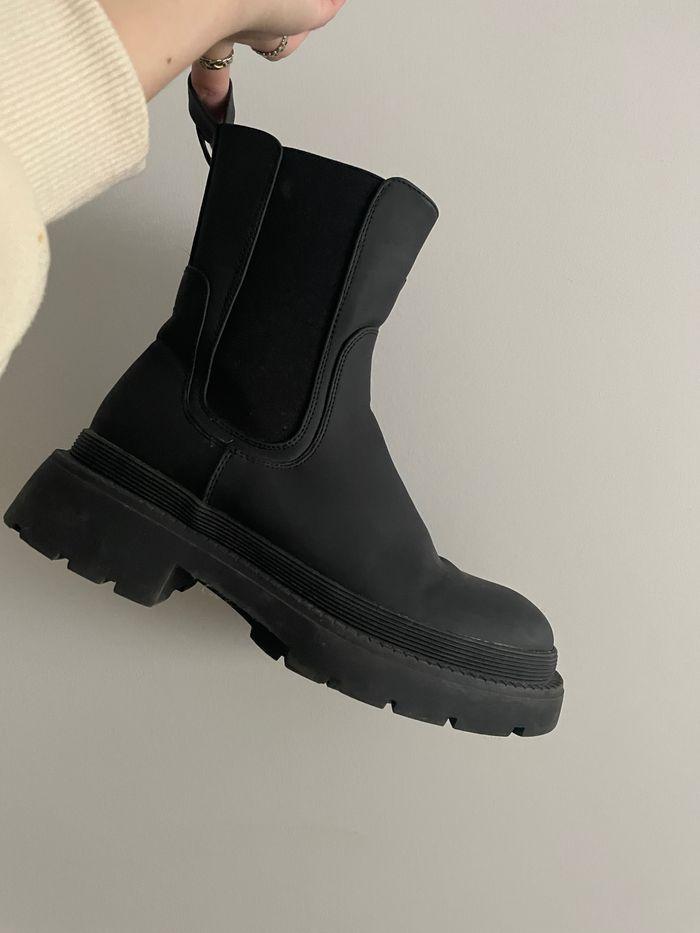 Bottes noir - photo numéro 1