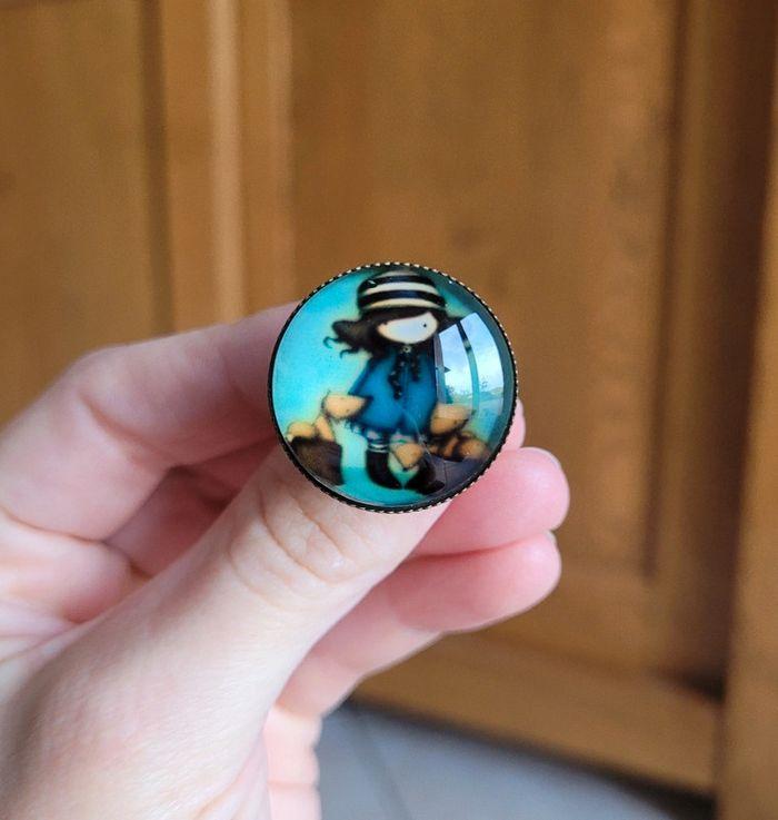 Bague avec cabochon en verre