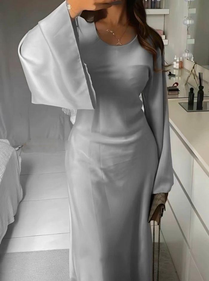 Robe grise satin ( lire description)