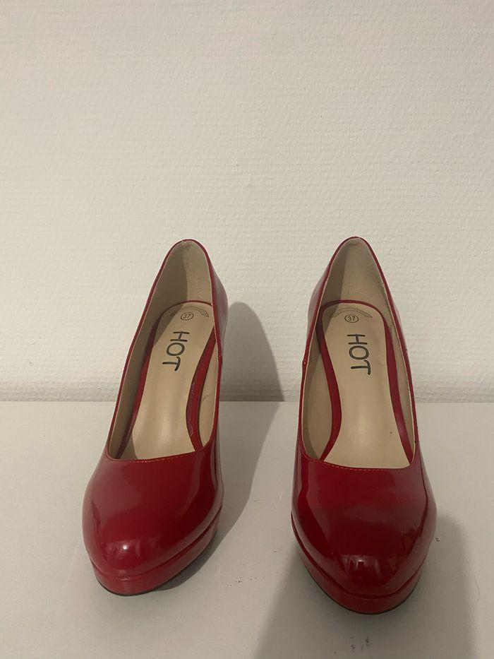 Chaussure rouge vernis - photo numéro 4