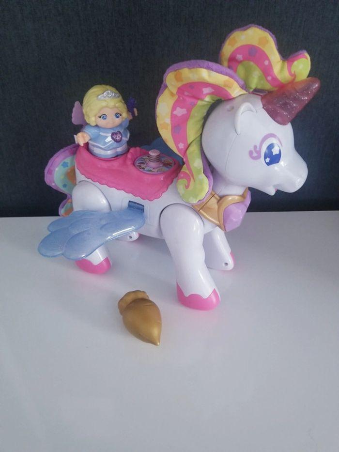 Azalée la licorne et Chloé