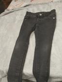 3 jeans skinny taille 3 ans