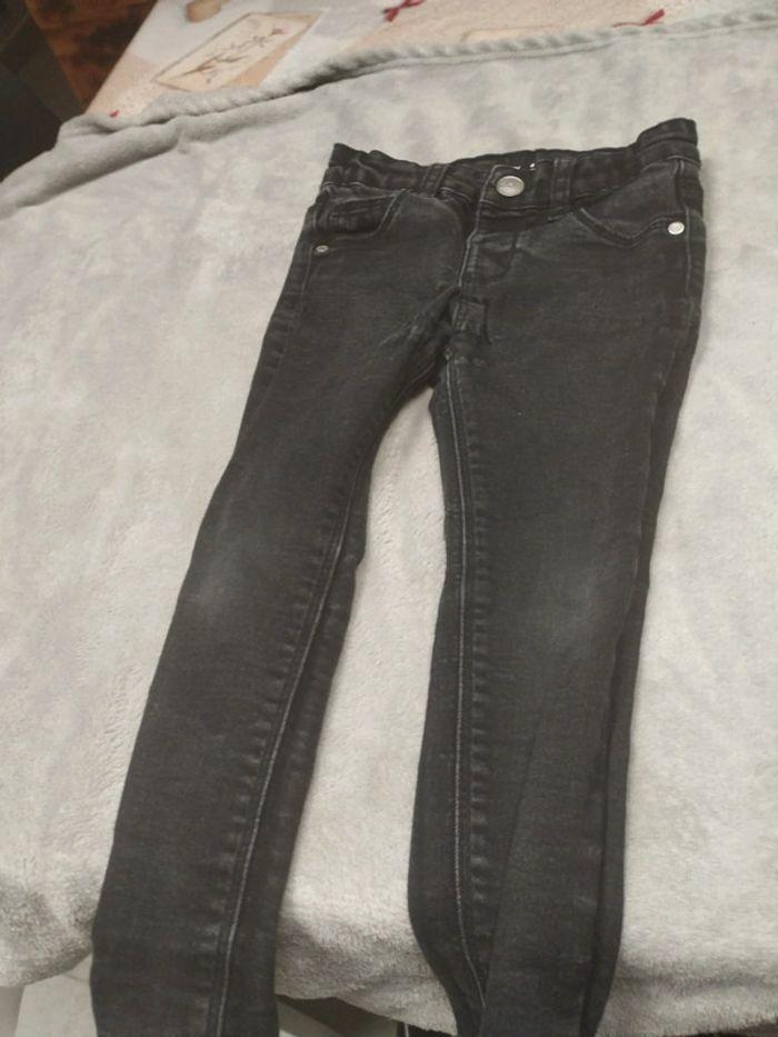 3 jeans skinny taille 3 ans - photo numéro 1