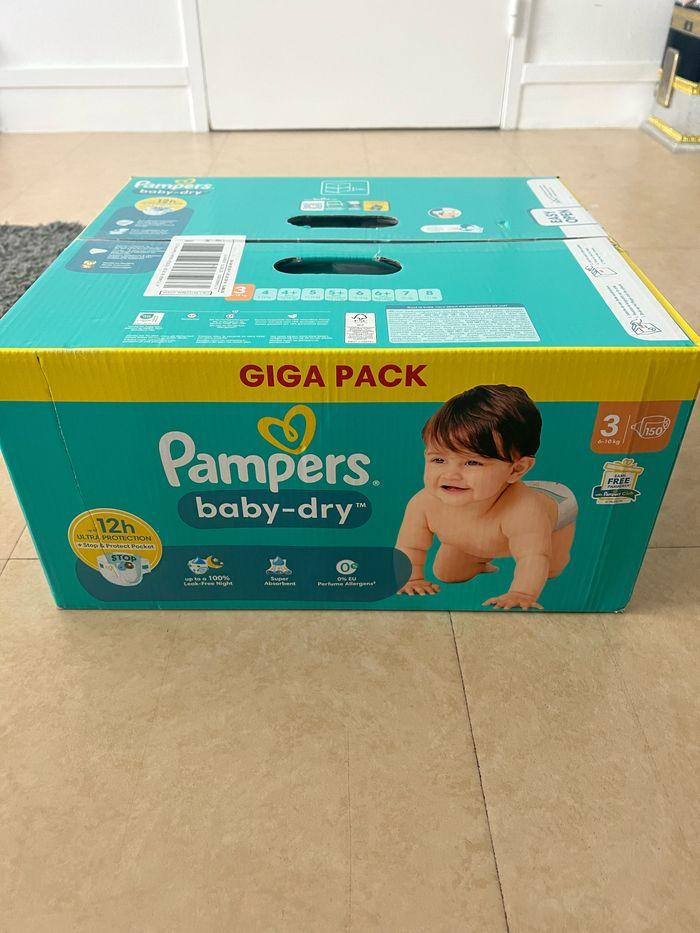 Couche Pampers taille 3