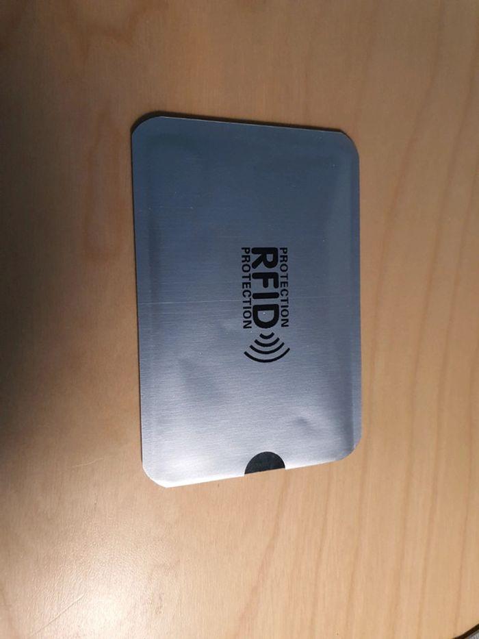 Étui de Protection RFID pour Cartes Bancaires et autres - Pratique et Anti-Vol de Données - photo numéro 5