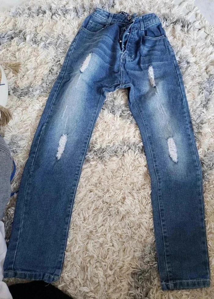 Jeans effet troué 12 ans - photo numéro 1