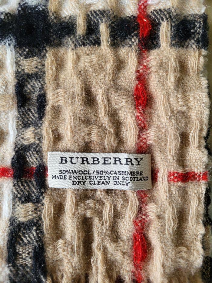 Écharpe Burberry Authentique - photo numéro 2