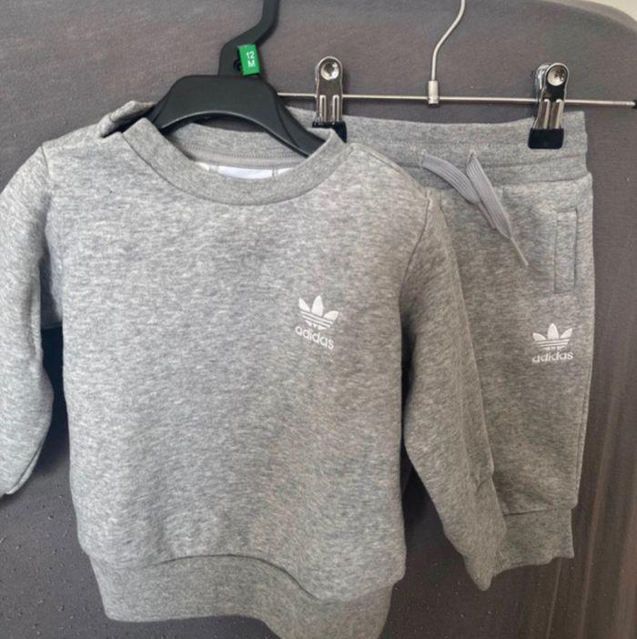 Ensemble de Survêtement Adidas bébé - photo numéro 1