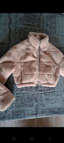 Manteau polaire court beige Bershka