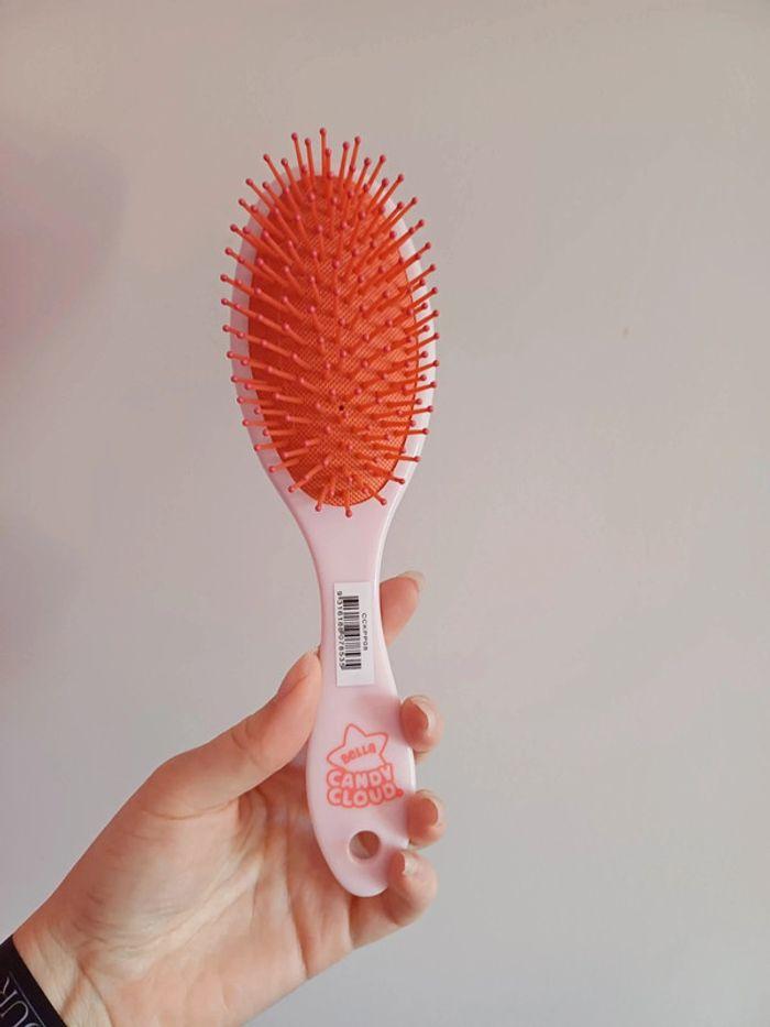 Brosse a cheveux - photo numéro 1