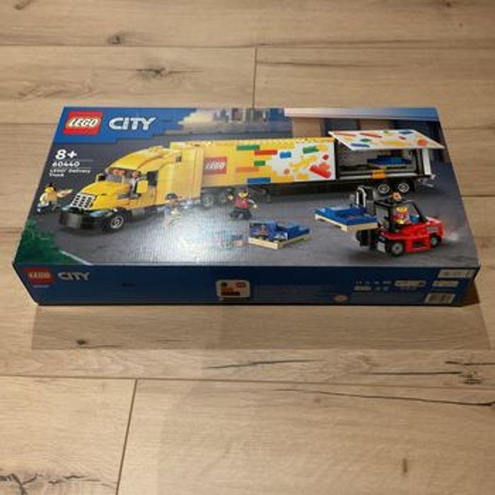 Lego City 60440 Le camion de livraison jaune Lego - photo numéro 1