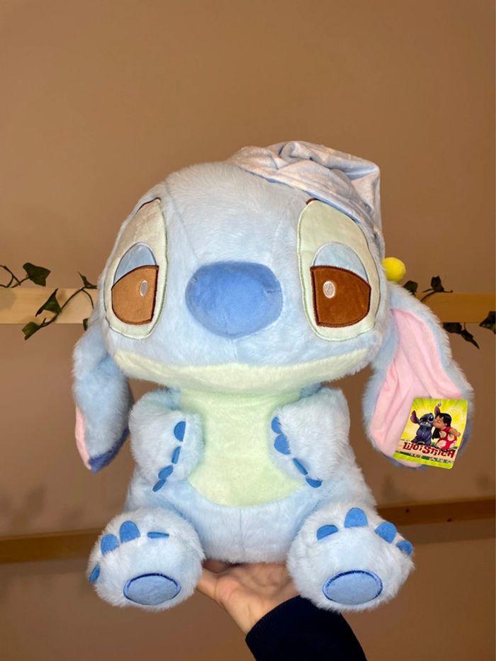 Peluche Disney Stitch pyjama Endormi grande taille - photo numéro 1