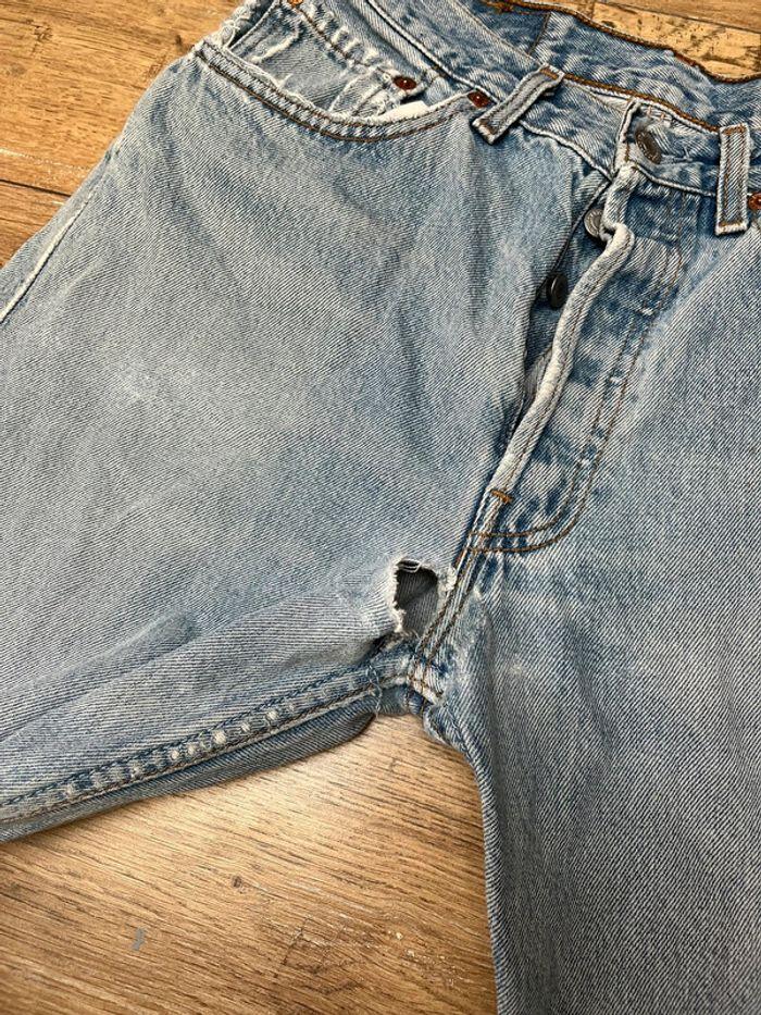 Jean Levis troué, coupe 501 droite, taille W31 L30 soit S - photo numéro 6