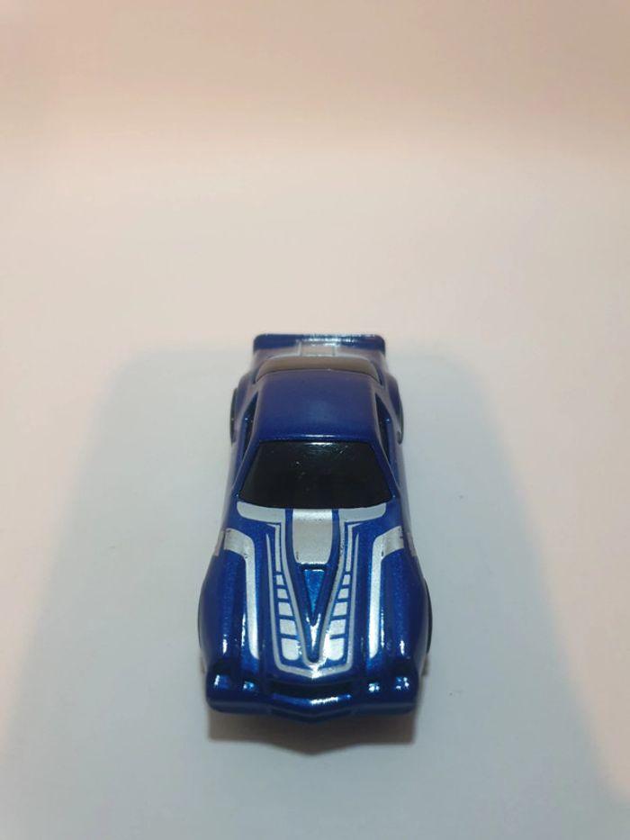 Hot Wheels 2017 Chevrolet Camaro Z28 1982 Bleu - 1/64 - photo numéro 3