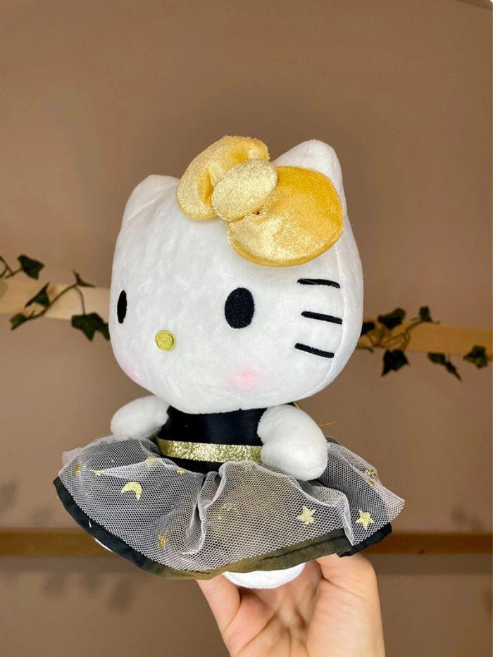 Peluche Hello Kitty en robe étoilée et pailletée 💫 - photo numéro 3