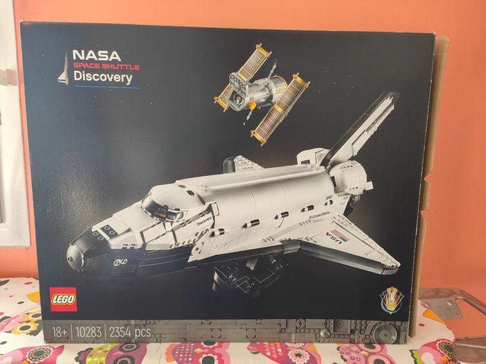 LEGO Creator 10283 La navette spatiale Discovery de la NASA - photo numéro 1