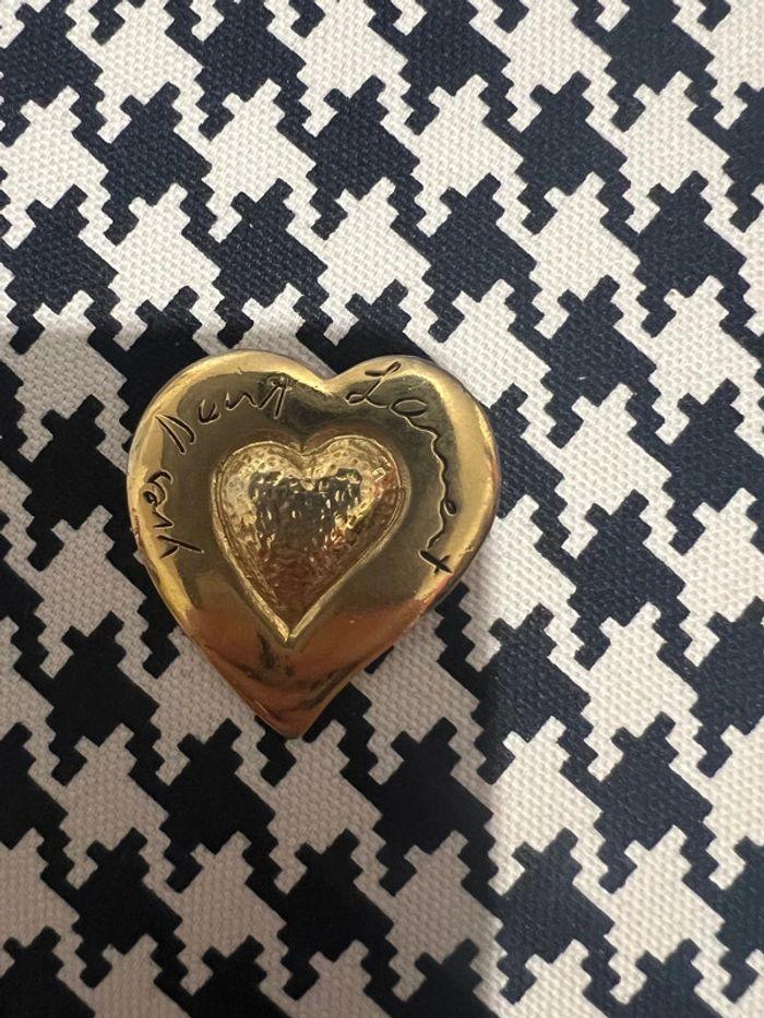 Authentique broche  vintage dorée cœur Yves saint Laurent - photo numéro 1