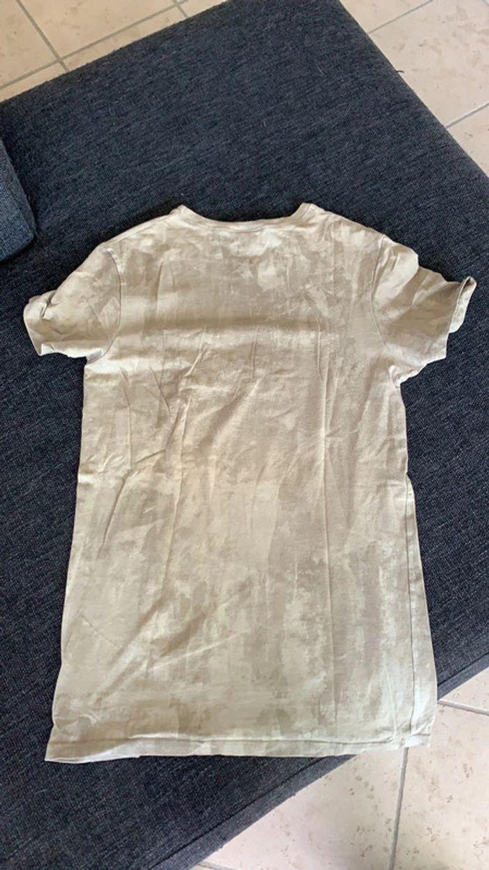 Tee-shirt manches courtes, beige, Hugo boss, taille S en très bon état - photo numéro 4