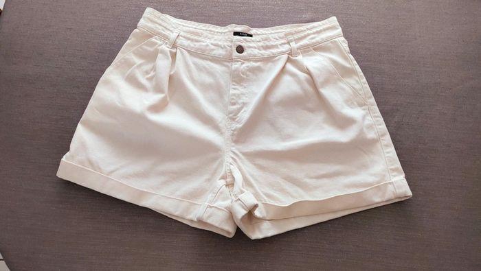 Short taille 46 beige écru - photo numéro 2