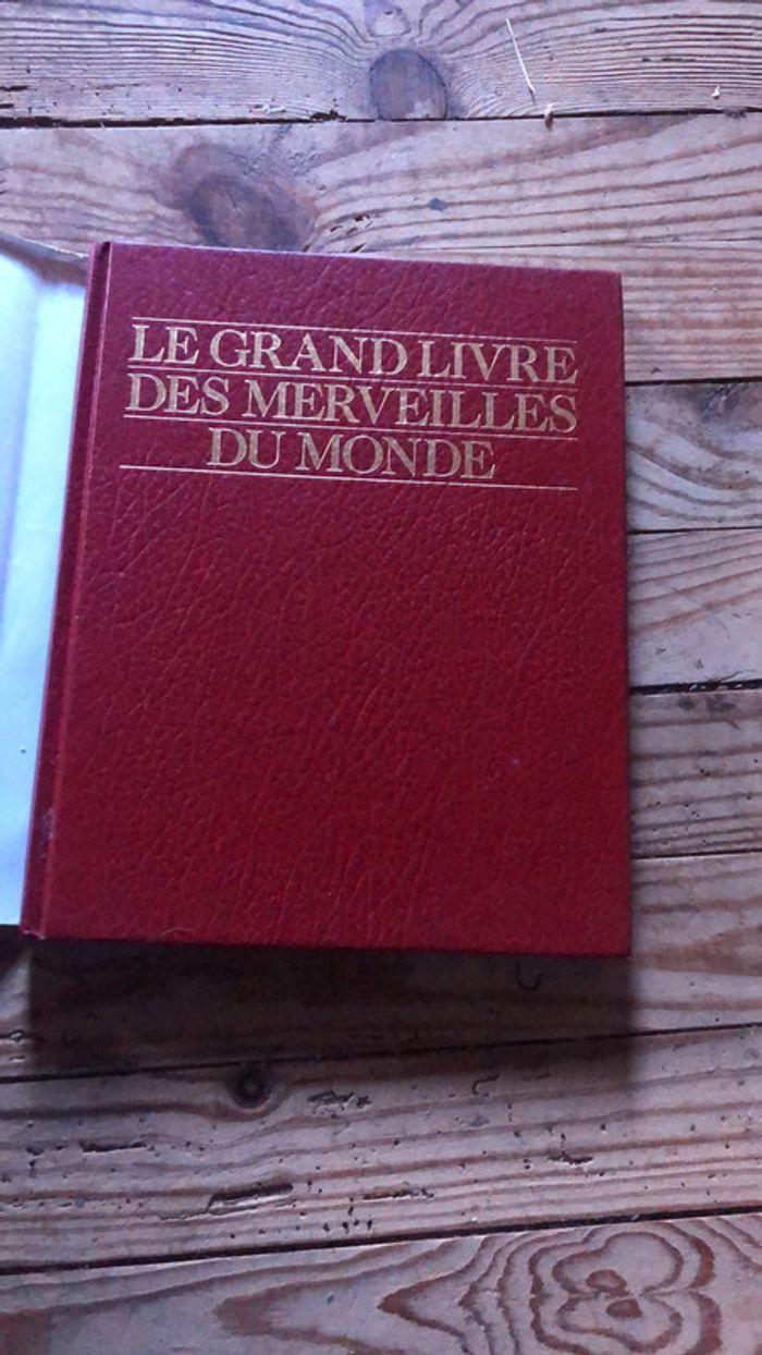 Le grand livre des merveilles  du monde très bon état - photo numéro 2