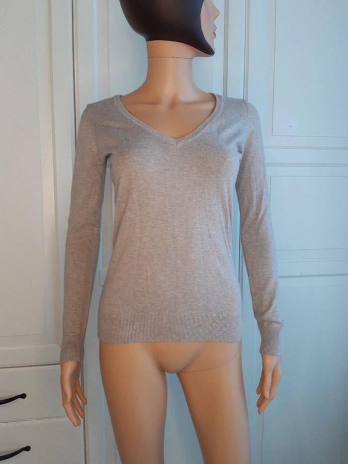 Pull col v beige Jennyfer taille 36 S - photo numéro 1