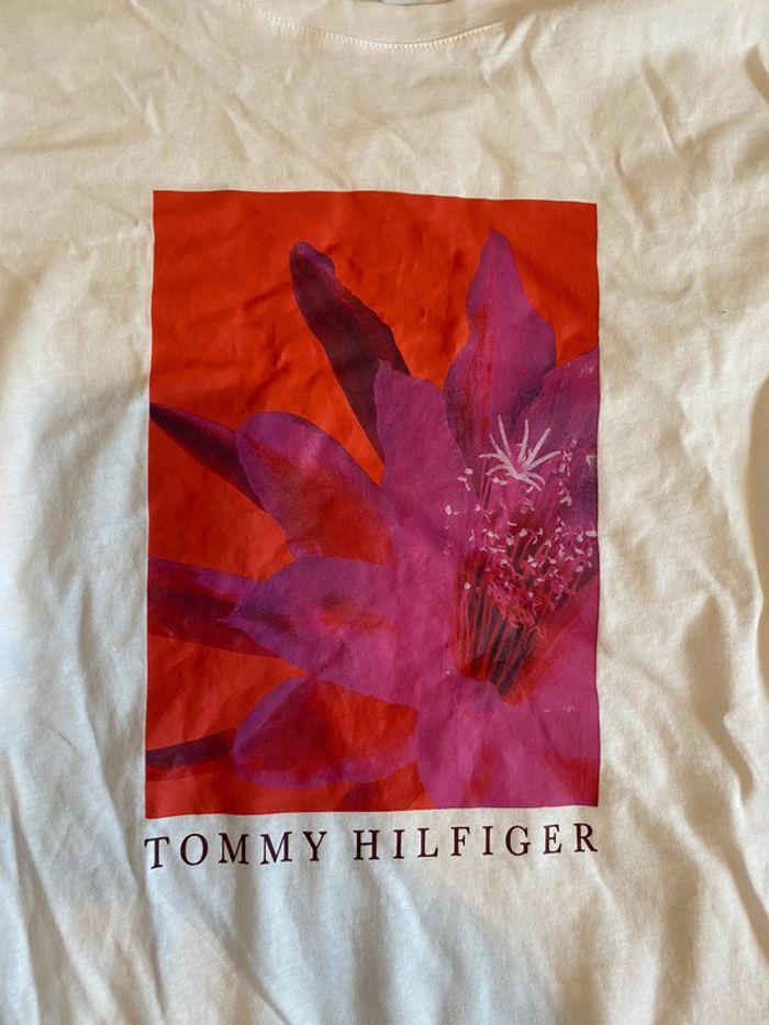 t-shirt tommy hilfiger fleur - photo numéro 2