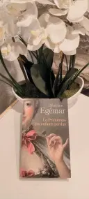 livre Le Printemps des enfants perdus par beatrice egemar en tres bon etat