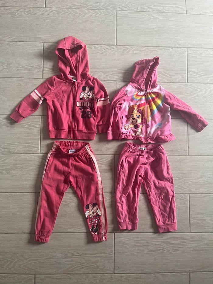 Lot 2 survêtements filles taille 3 ans