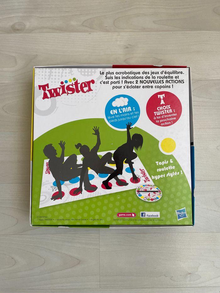 Jeu Twister le plus acrobatique des jeux d’équilibre - photo numéro 3