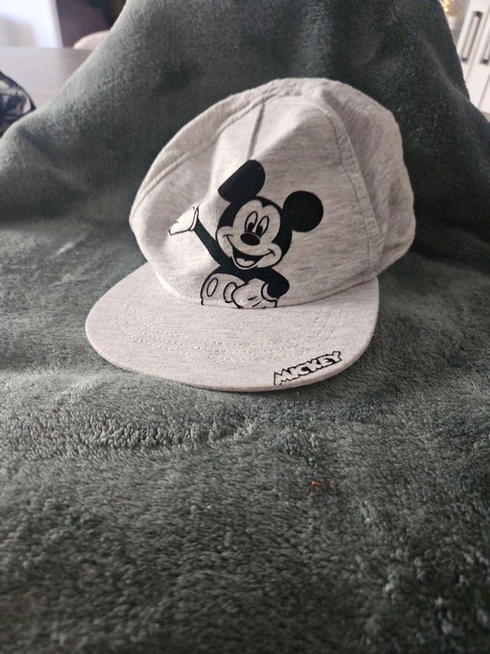 Casquette - photo numéro 1