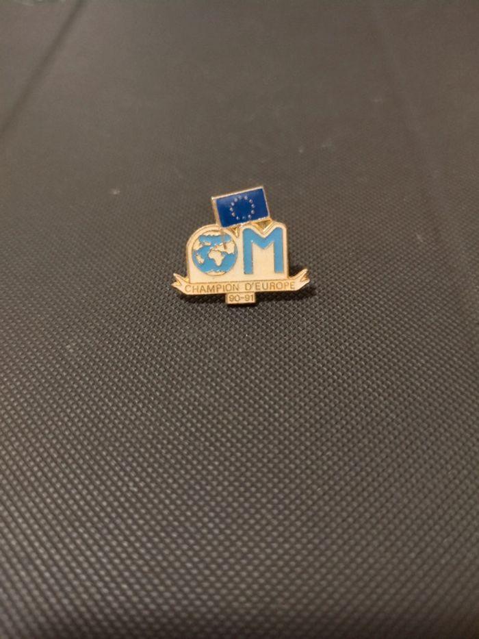 Pin's OM Marseille Ligue des champions 1991 football - photo numéro 1