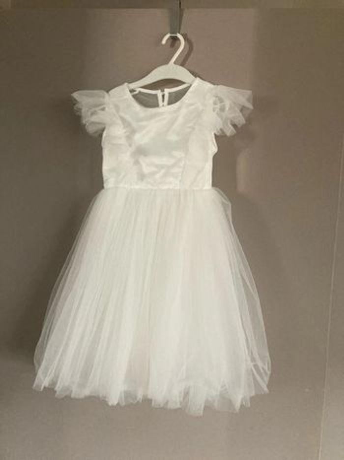 Robe blanche de cérémonie taille 5 ans - photo numéro 1