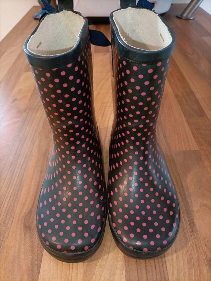 Bottes 31 noires à pois rouges cœur et ruban 🎀 - photo numéro 1