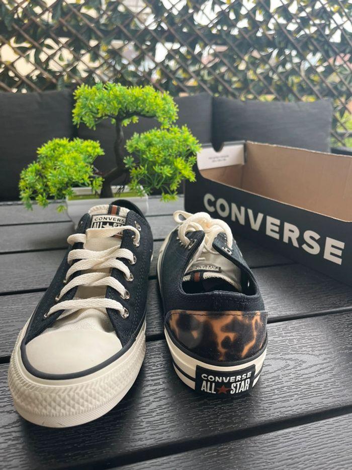 Baskets Converse All Star Chuck Taylor neuves taille 37,5 - photo numéro 1