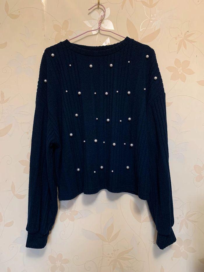 Pull bleu marine détail perles - photo numéro 2