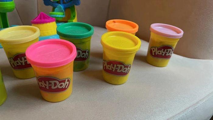 Atelier Cupcakes Play Doh et 10 boîtes - photo numéro 4