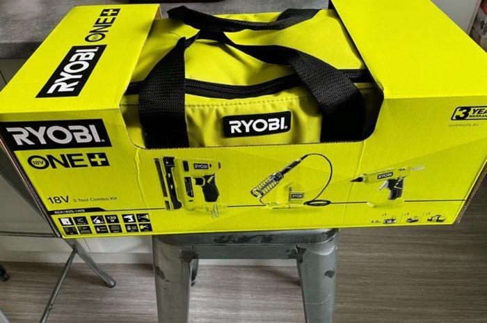 Kit Ryobi pistolet à colle fer à souder agrafeuse sans fil chargeur batterie - photo numéro 2