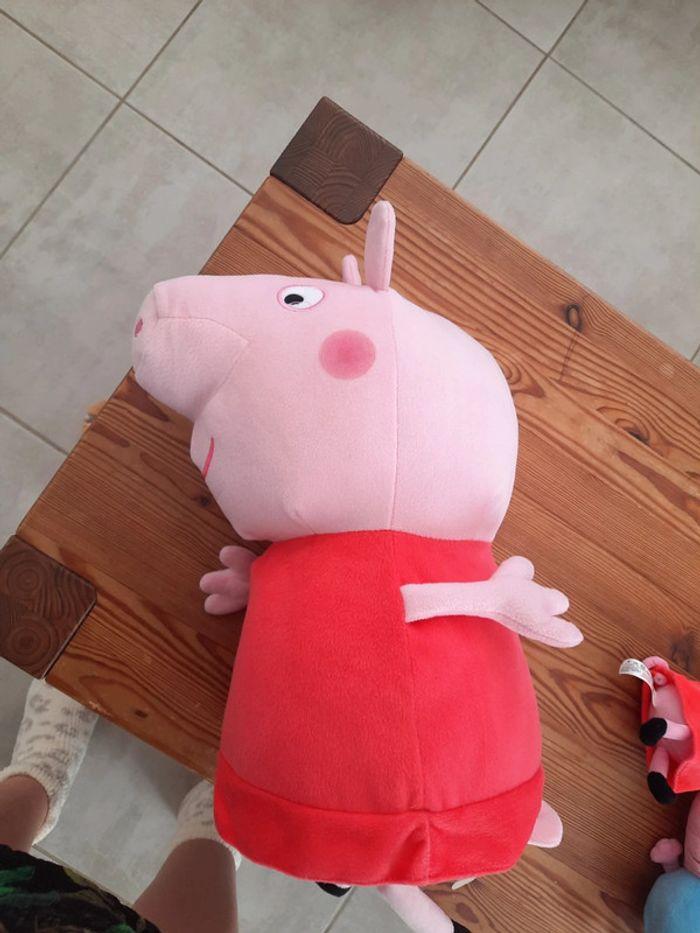 Lot peluches peppa pig et georges - photo numéro 4