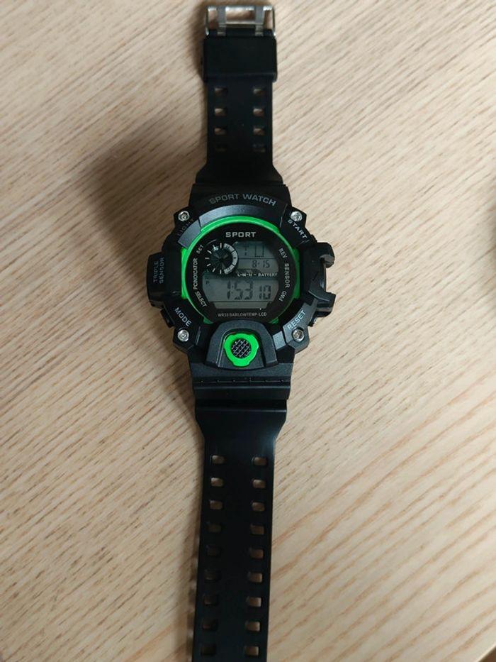 Montre sport multifonctions noire et verte - photo numéro 5