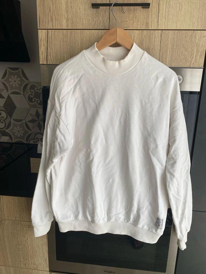 Sweat neuf blanc taille s bershka - photo numéro 1