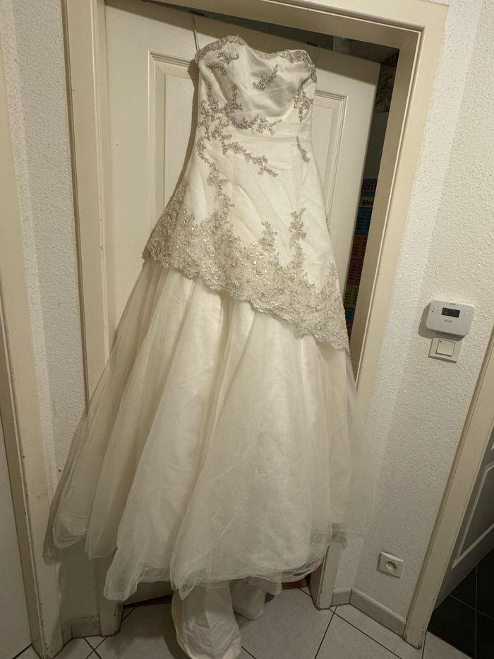 Vends robe de mariée - photo numéro 1