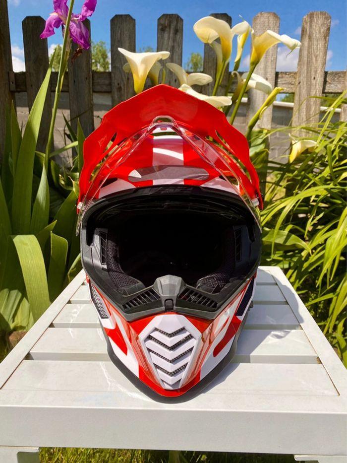 Casque de moto - photo numéro 2