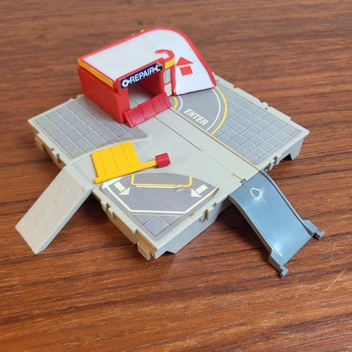 1987 Galoob Micro Machines Travel City Playset Service Station Incomplé - photo numéro 2