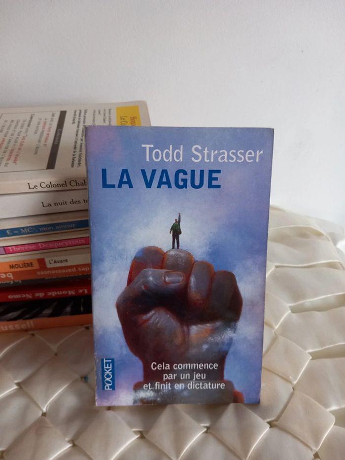 Livre - Todd Strasser - La Vague - photo numéro 1