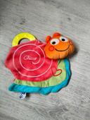 Doudou peluche plat escargot multicolore avec un anneau de dentition Chicco