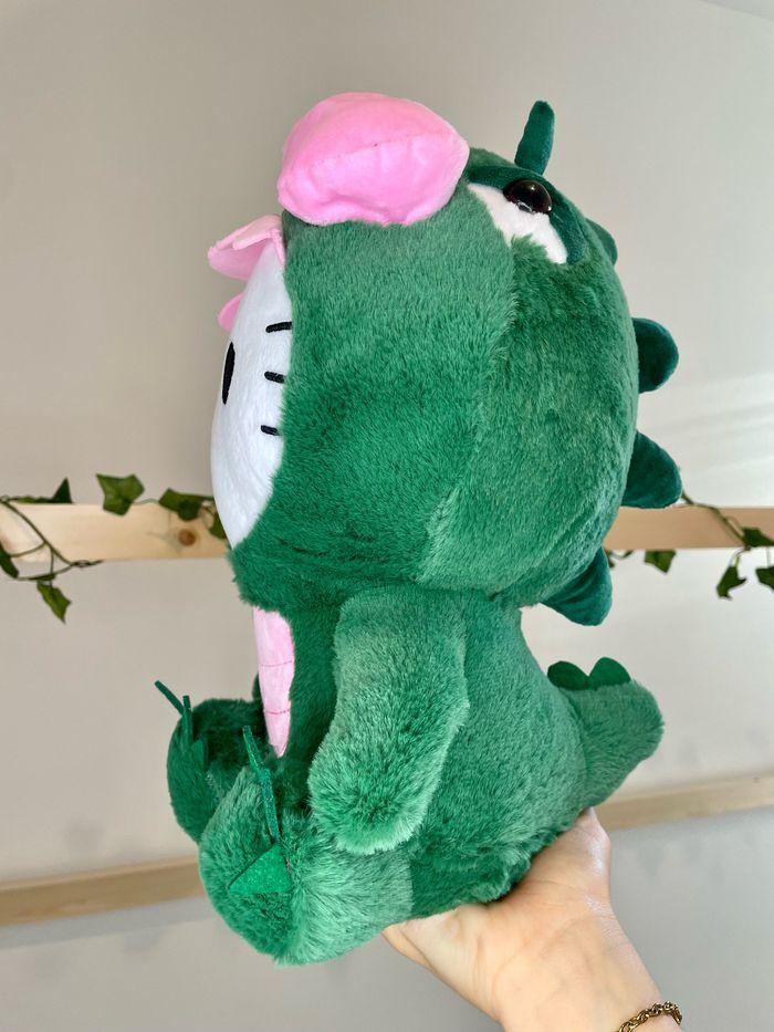 Peluche Hello Kitty déguisement dinosaure - photo numéro 3