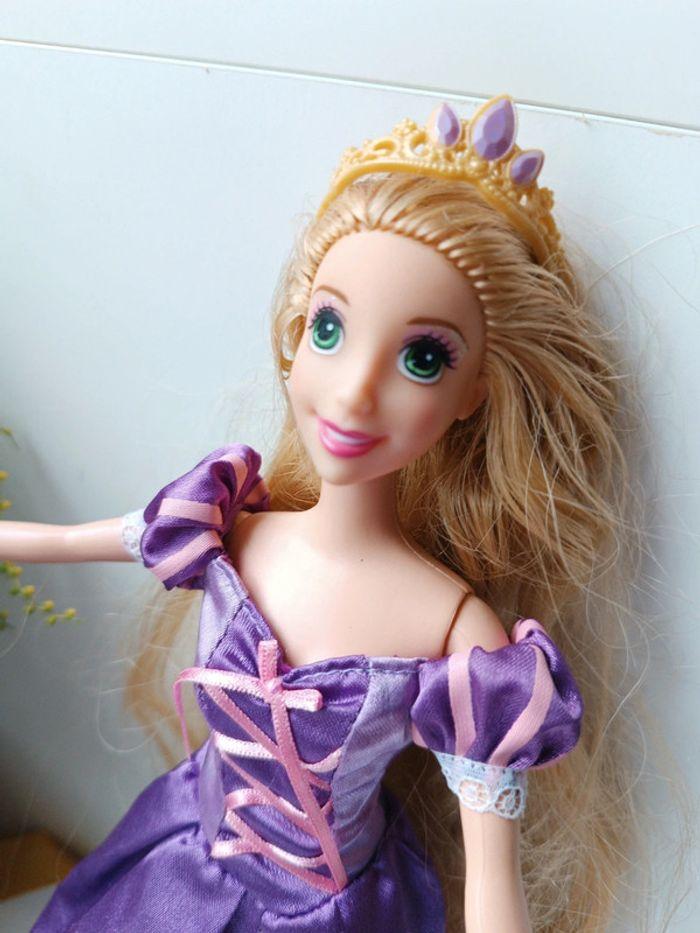 Barbie poupée mannequin doll Disney princesse rapunzel raiponce flexible 2006 mattel - photo numéro 5