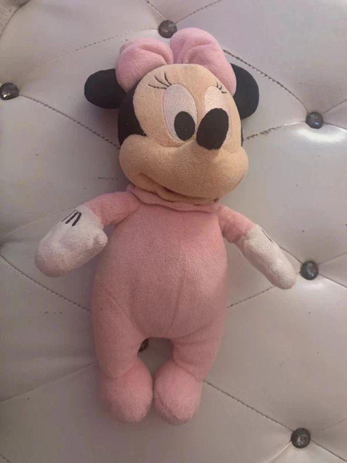 Très jolie peluche Minnie - photo numéro 6